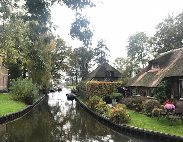 Uniknya Giethroon, Desa Bak Negeri Dongeng di Belanda