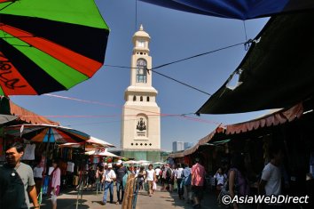 Mencari Makanan Halal dan Tempat Solat di Pasar Chatuchak Bangkok