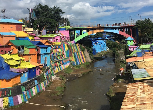 Kampung Jodipan Malang yang Akan Membuat Instagram Kamu Berwarna
