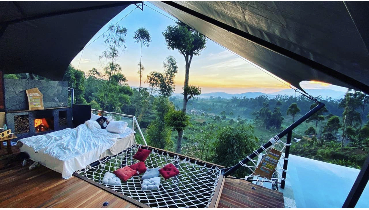 3 Alasan Glamping Menjadi Wisata Keluarga Favorit