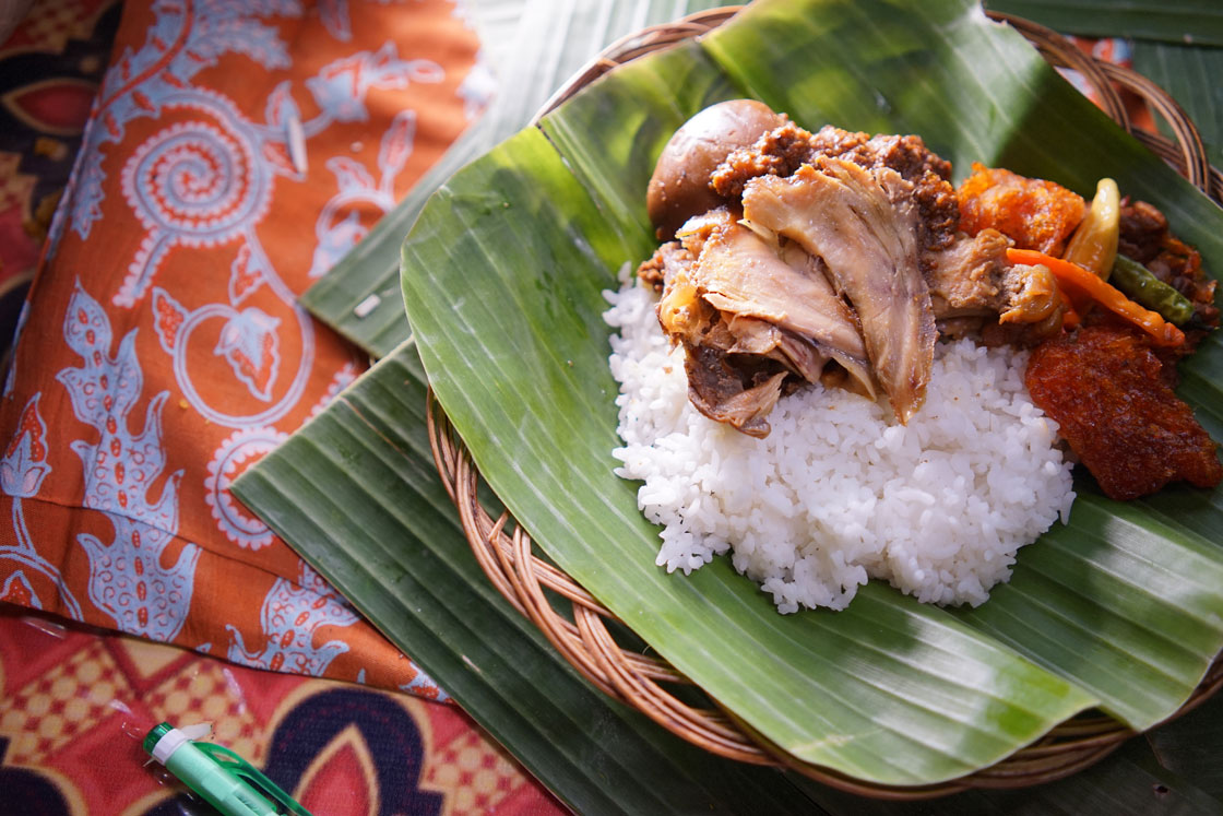 Lezatnya Gudeg Yu Djum yang Legendaris dan Halal MUI