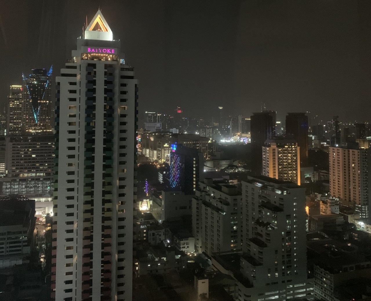 Panduan Ke Pratunam, Bangkok: Tempat Belanja, Tempat Solat hingga Makanan Halal 