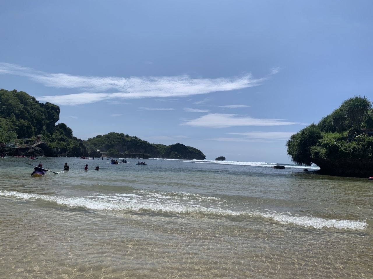 Jalan-jalan Seru ke Pantai Drini Yogyakarta