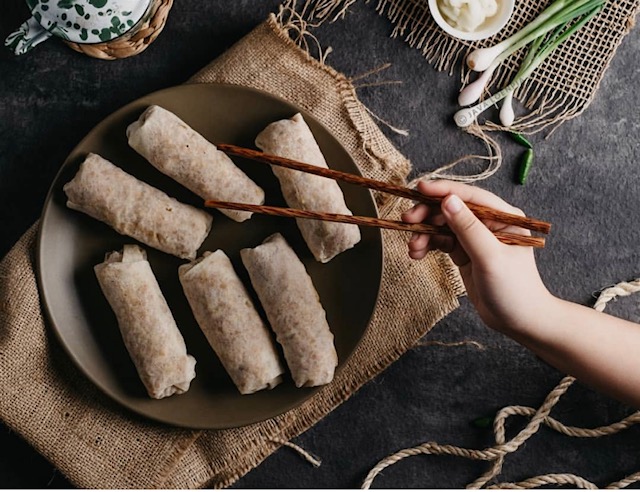 Mencari Lumpia, Oleh-oleh Khas Semarang yang Halal MUI