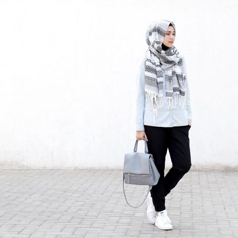 5 Padu Padan Baju Liburan untuk Hijabers