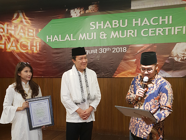 Penyerahan Sertifikat Halal Resto Shabu Hachi